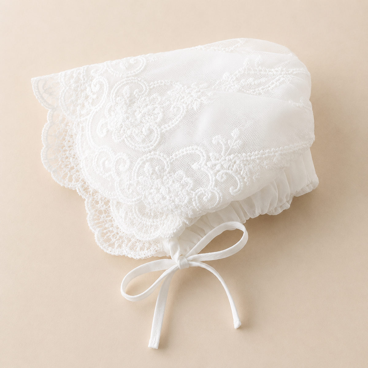 Robe longue de baptême bébé dentelle et béguin assorti blanc