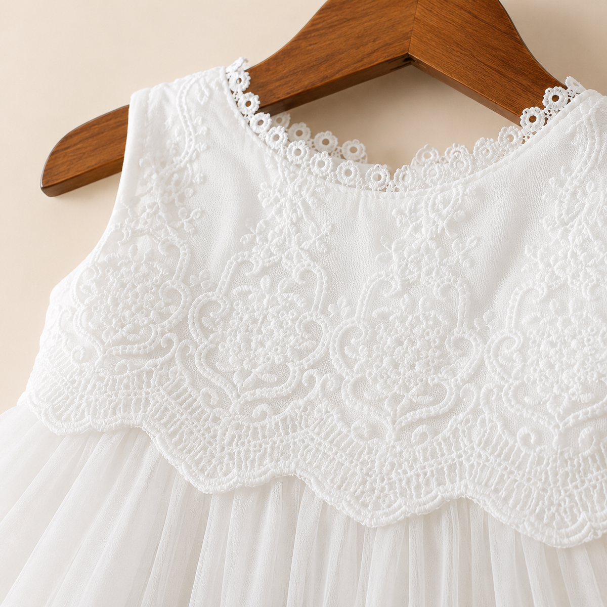 Robe longue de baptême bébé dentelle et béguin assorti blanc