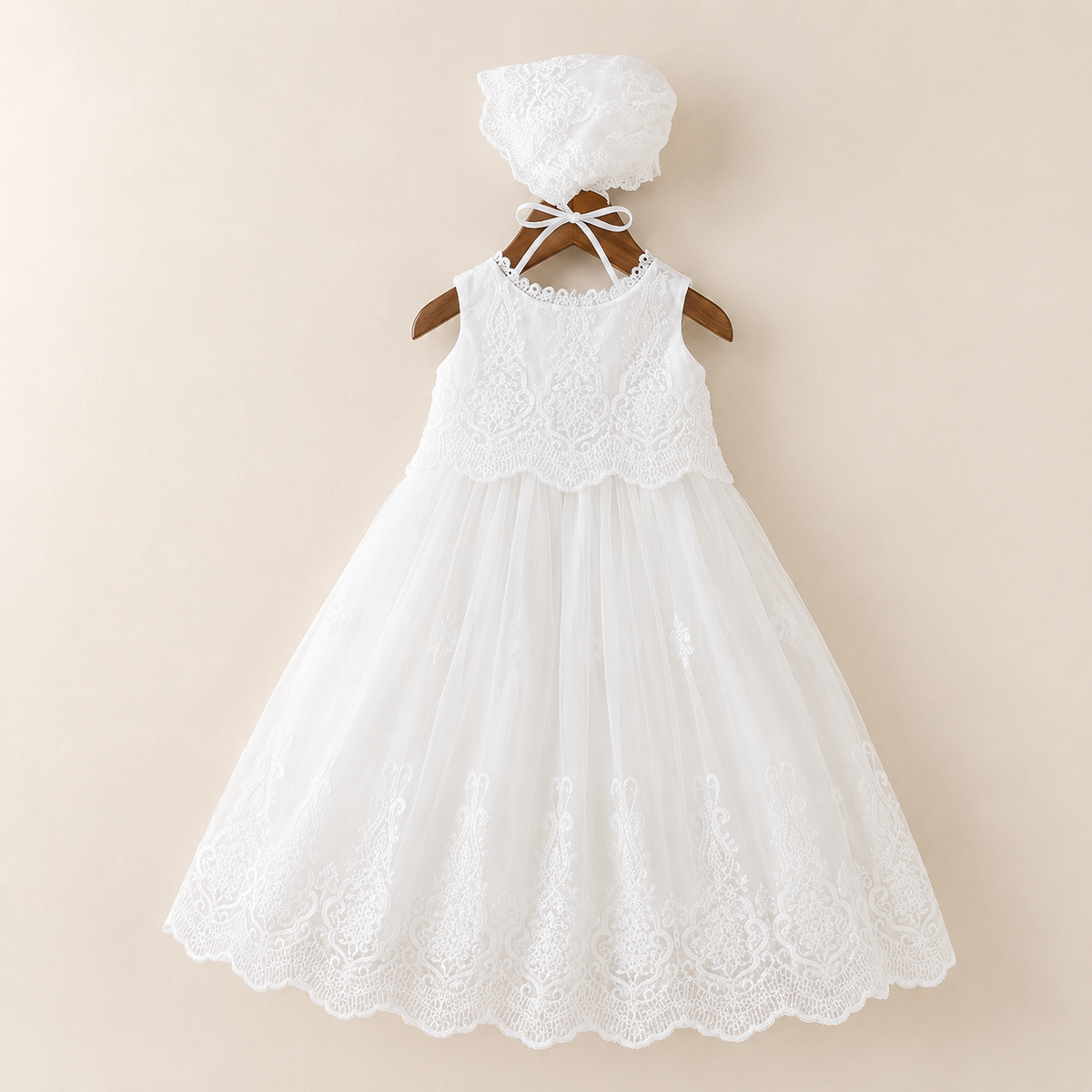 Robe longue de baptême bébé dentelle et béguin assorti blanc