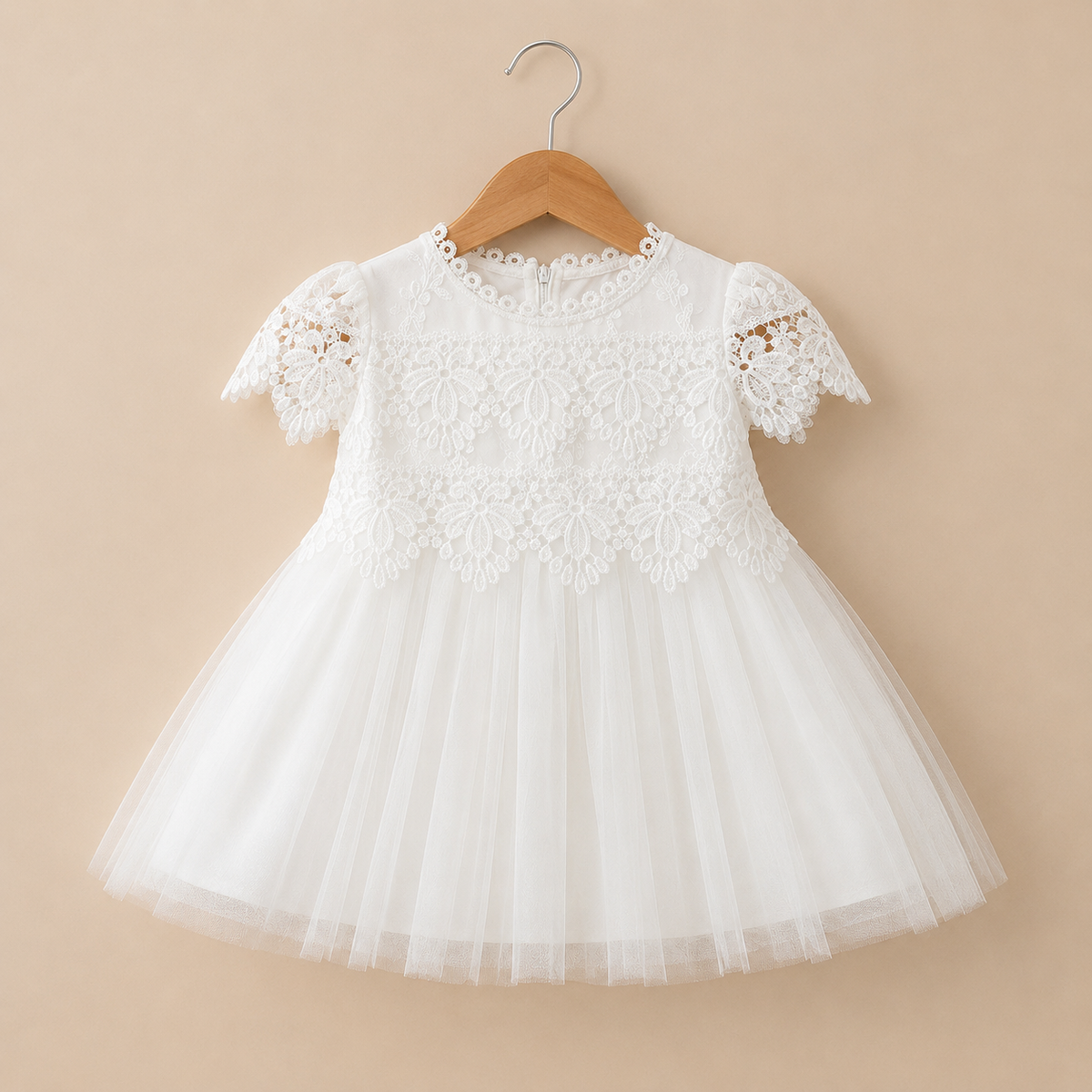 Robe baptême bébé dentelle festonnée manches courtes nœud dos